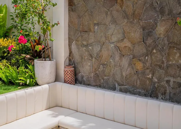 Casa Luna - 4br Near Canggu Kerobokan (Bali)