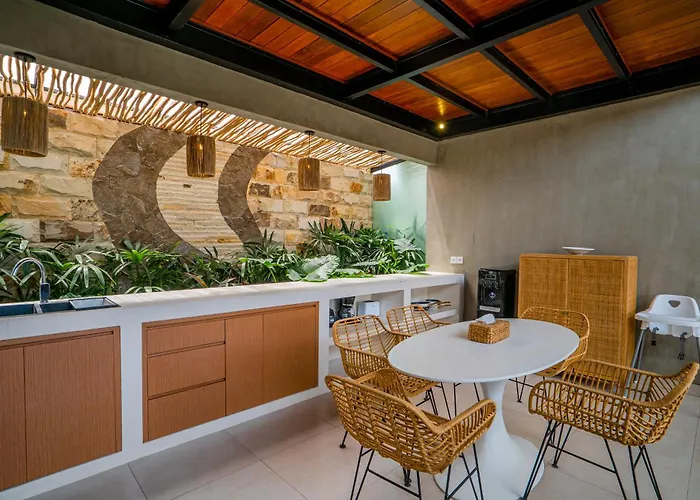 Casa Luna - 4br Near Canggu *