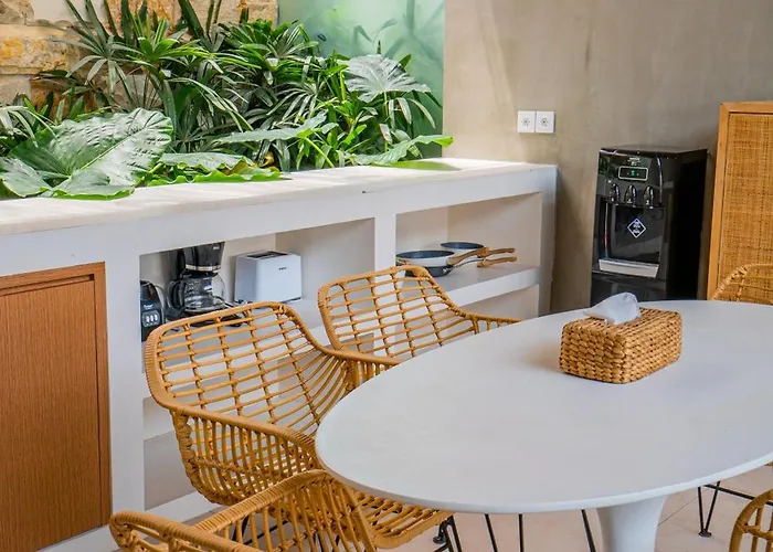 Casa Luna - 4br Near Canggu Villa