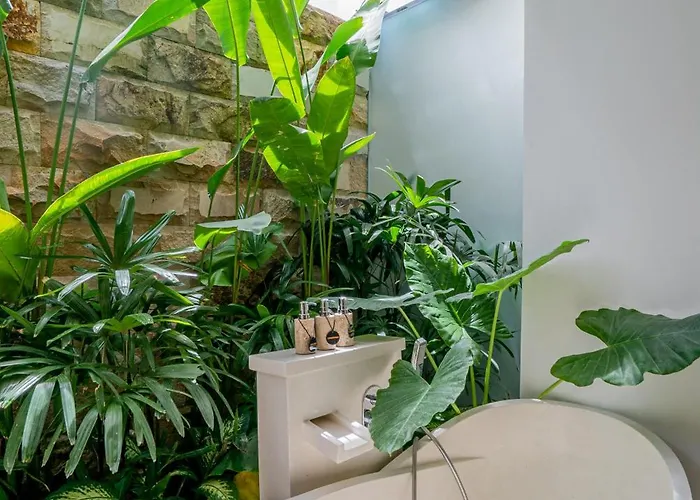 Casa Luna - 4br Near Canggu *