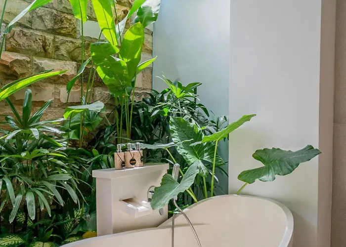 Casa Luna - 4br Near Canggu * Kerobokan (Bali)