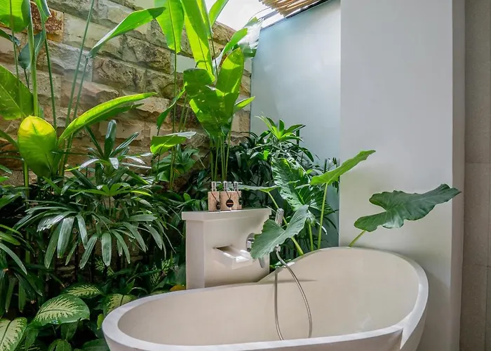 Casa Luna - 4br Near Canggu
