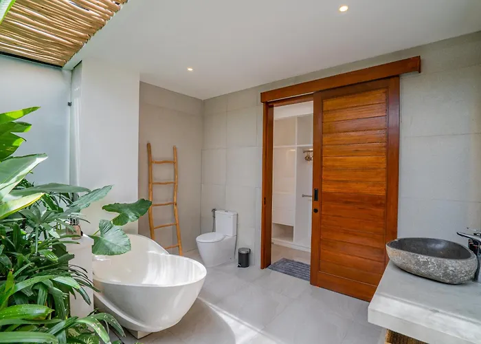 Casa Luna - 4br Near Canggu Villa *
